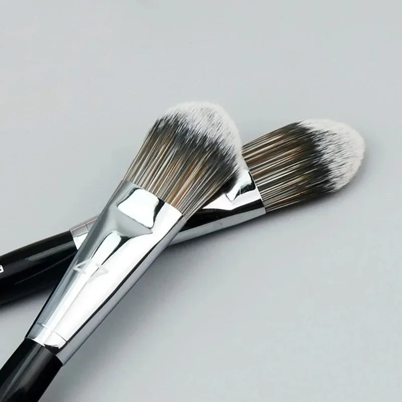 Liquid Foundation & Shadow Repair Brush